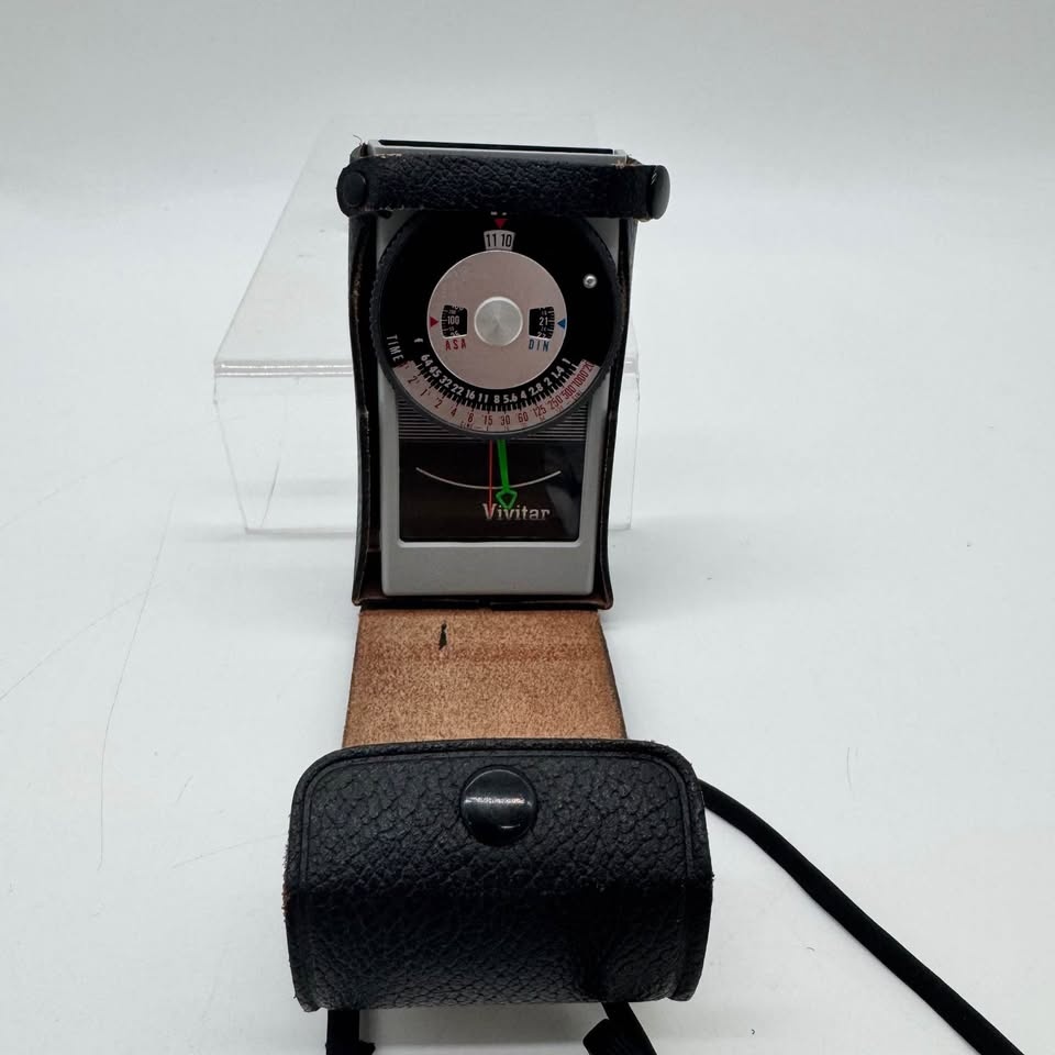 Vintage Vivitar No. 30 Light Meter w/ Case - photo 5