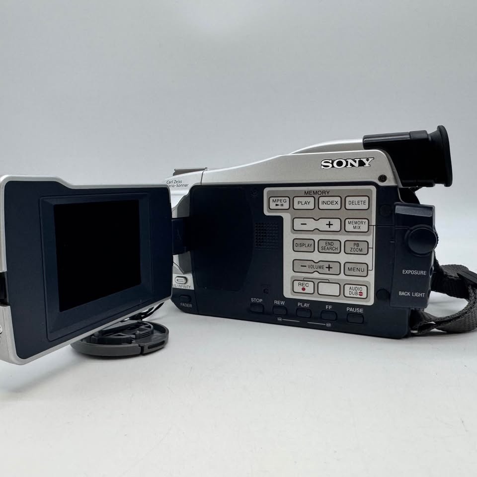 Sony DCR-TRV18 MiniDV Handycam Camcorder – Fully Tested Bundle - photo 4