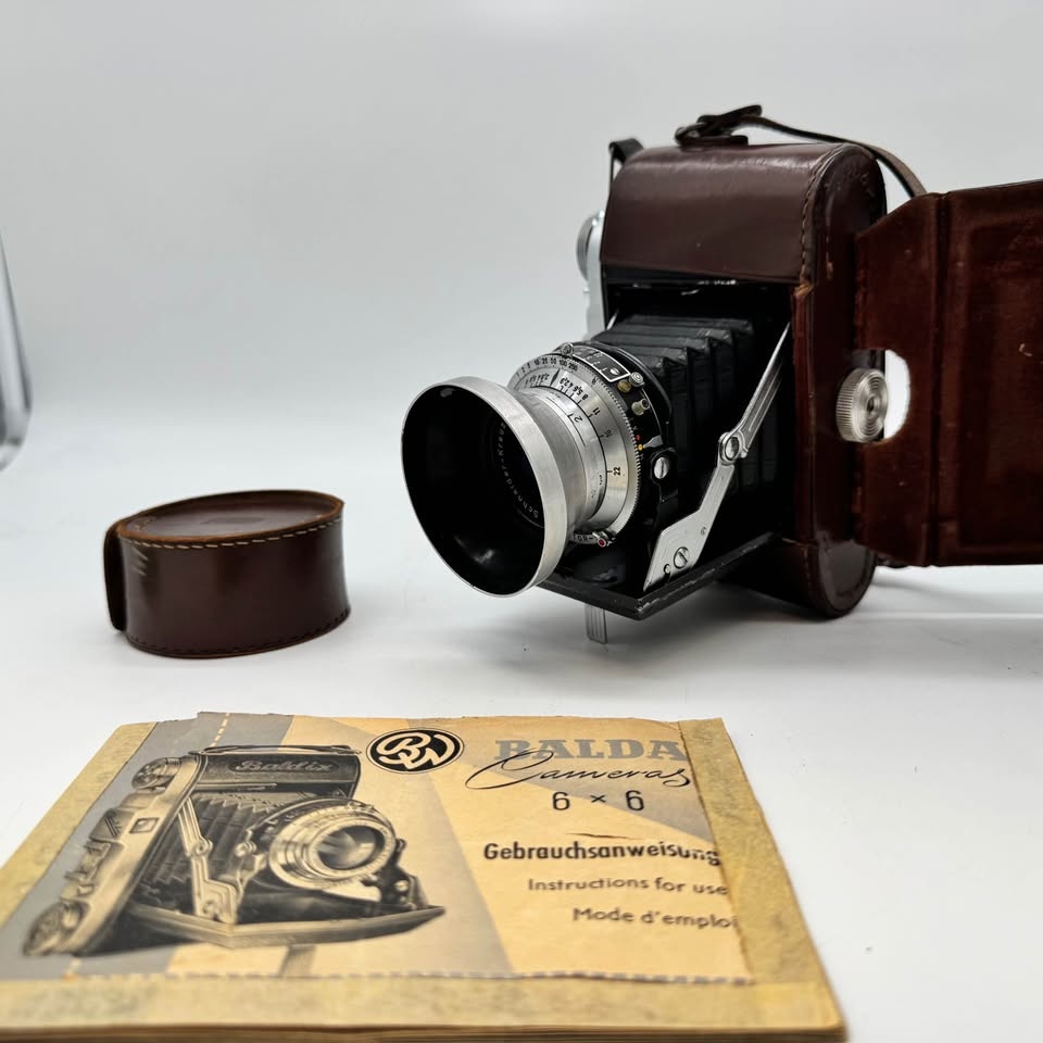 Vintage Balda Baldix 6x6 Folding Camera w/ Case & Accessories - photo 3