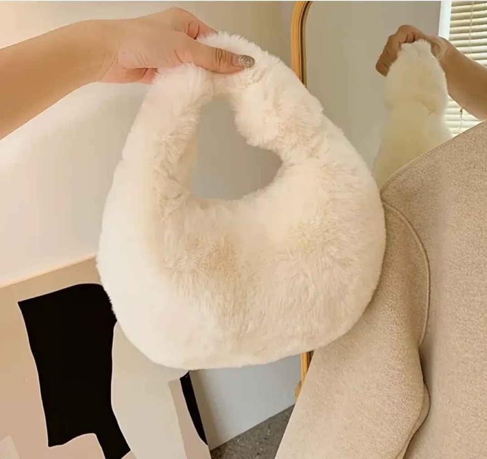 Women's Plush Handbags - photo 3