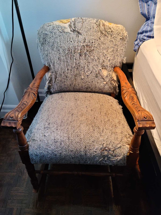 Antique Carved Rocking Chair - Solid Frame (Upholstery Project) - photo 5