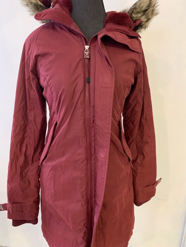 Aritzia tna avoriaz parka - photo 4