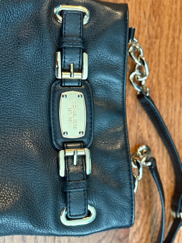 Authentic Michael Kors Black Leather Crossbody Bag - photo 2