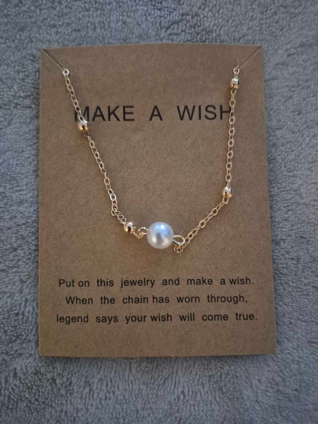 Delicate Faux Pearl Necklace