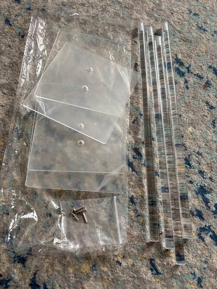 Brand new 4 Pieces Clear Acrylic Donut Stands - photo 3