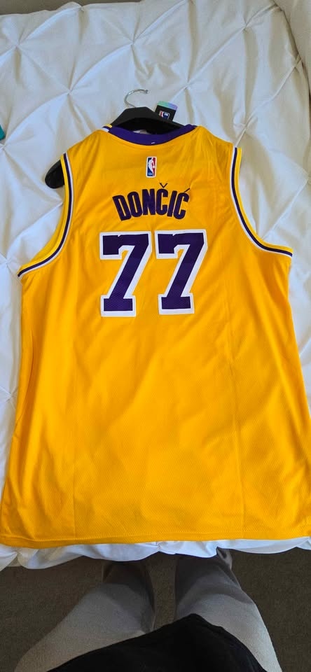 NBA Luka Doncic Lakers Jersey Size 54 New - photo 2