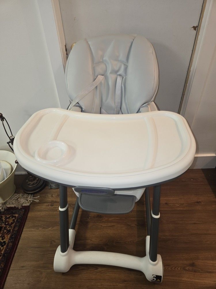 Graco Rolling Highchair