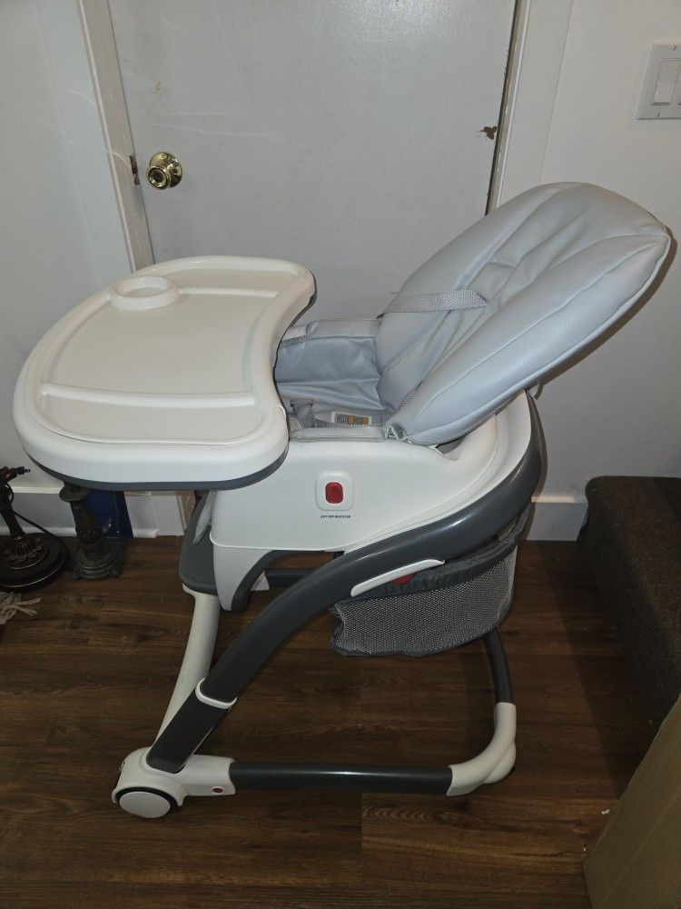 Graco Rolling Highchair - photo 2