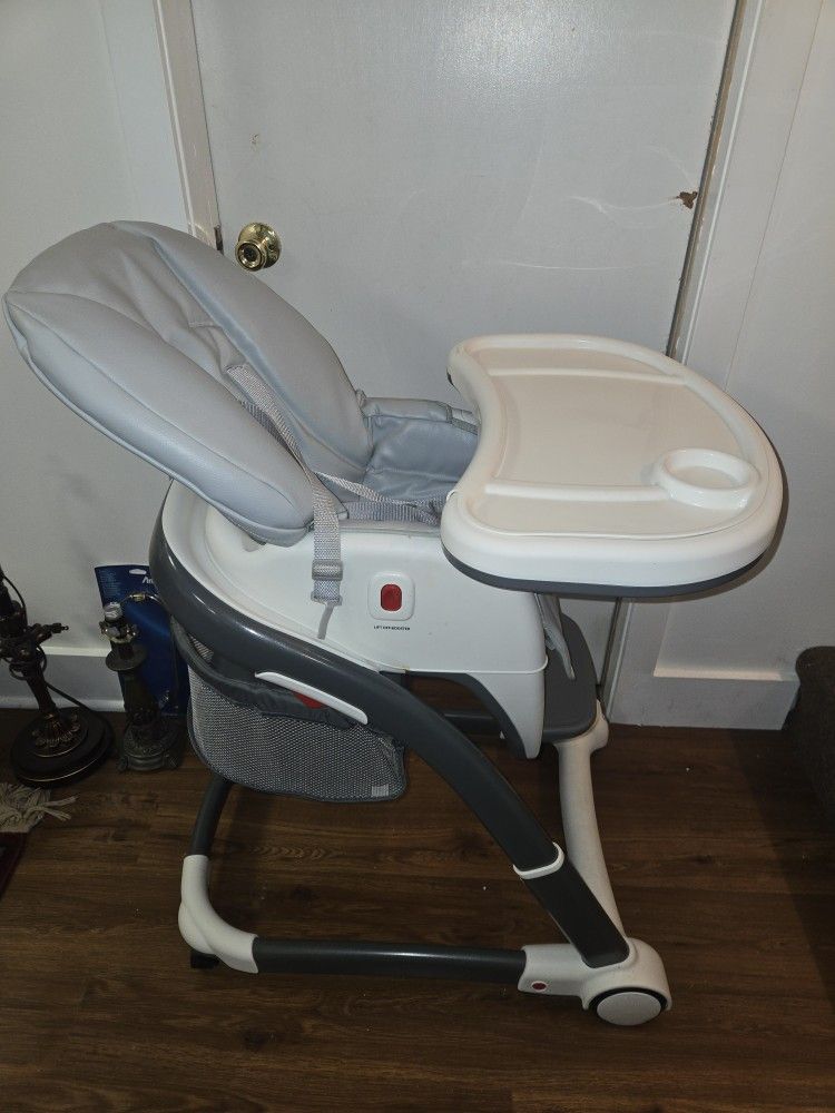 Graco Rolling Highchair - photo 3