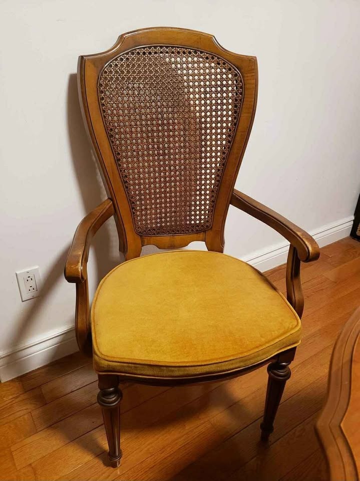 Vintage Wood Dining Table Set w/ 6 Chairs & 3 Leaves - photo 3