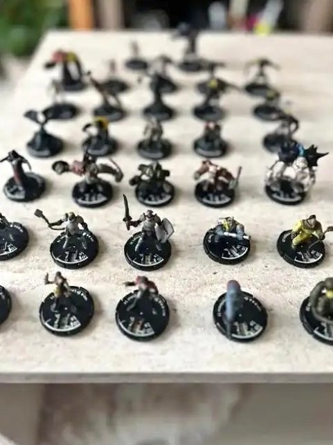 BRAND NEW - 32 piece set of Mage knights 🏆