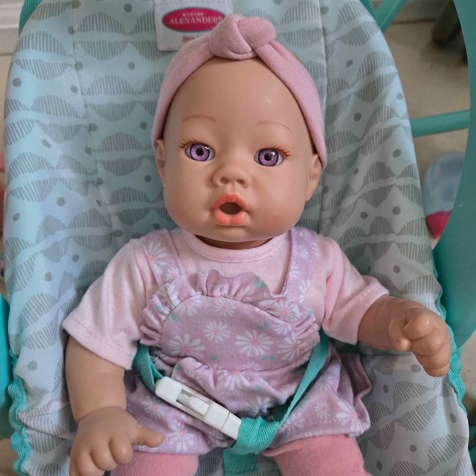 RARE Madame Alexander 26-Piece 12" Baby Doll Bundle - photo 2