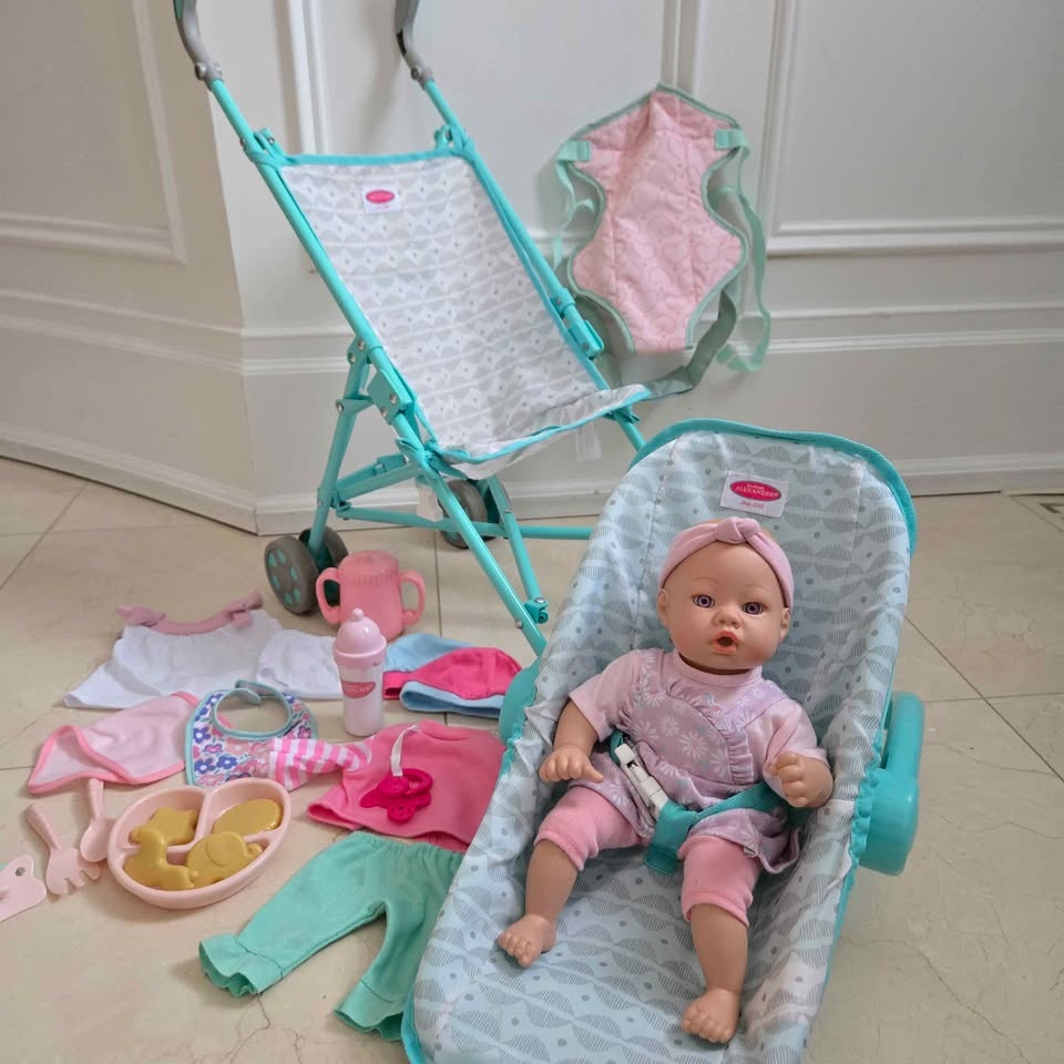 RARE Madame Alexander 26-Piece 12" Baby Doll Bundle - photo 3