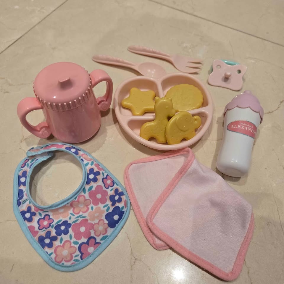 RARE Madame Alexander 26-Piece 12" Baby Doll Bundle - photo 5