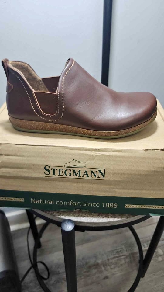 Women's Leather Shoes Size 7.5