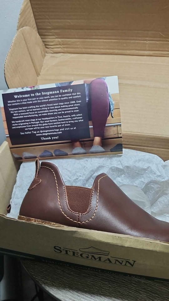 Women's Leather Shoes Size 7.5 - photo 2
