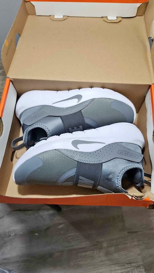 Kids' Nike Tennis Shoes Size 4Y
