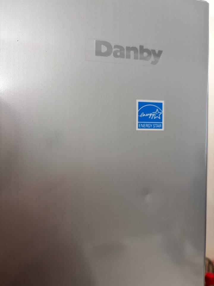 Danby 6.8 cu.ft. Convertible Freezer/Fridge - photo 4