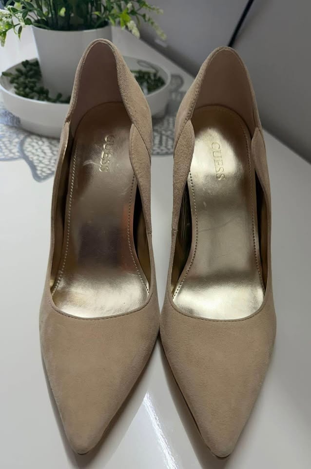 Guess Heels Size 6.5M - photo 2