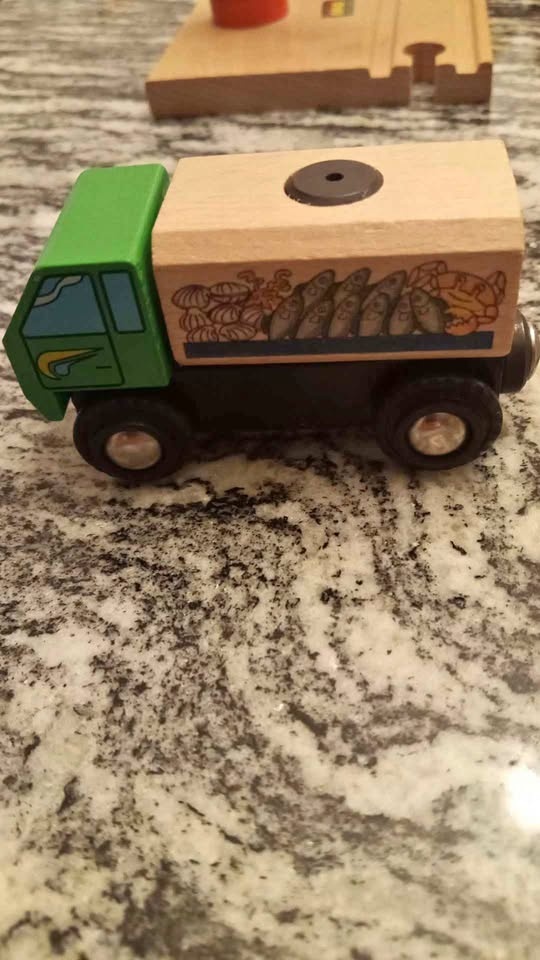 BRIO Load and Carry Tractor Trailer