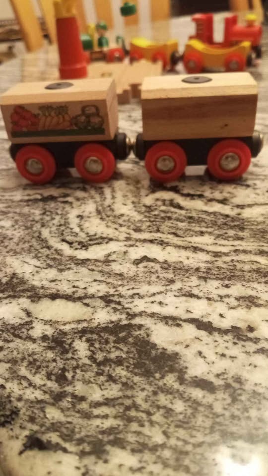 BRIO Wooden Loading Train Set - photo 2