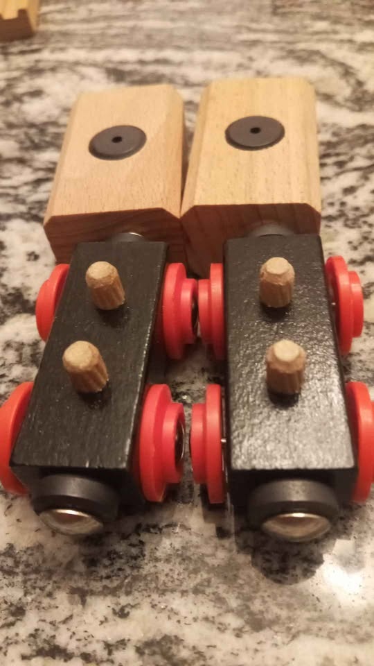 BRIO Wooden Loading Train Set - photo 3