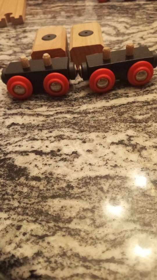 BRIO Wooden Loading Train Set - photo 4