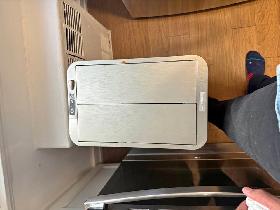 Automatic Trash Can