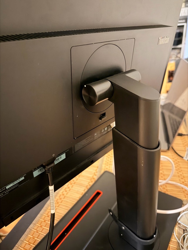 Lenovo ThinkVision T24i-20 24” FHD IPS Monitor - photo 2