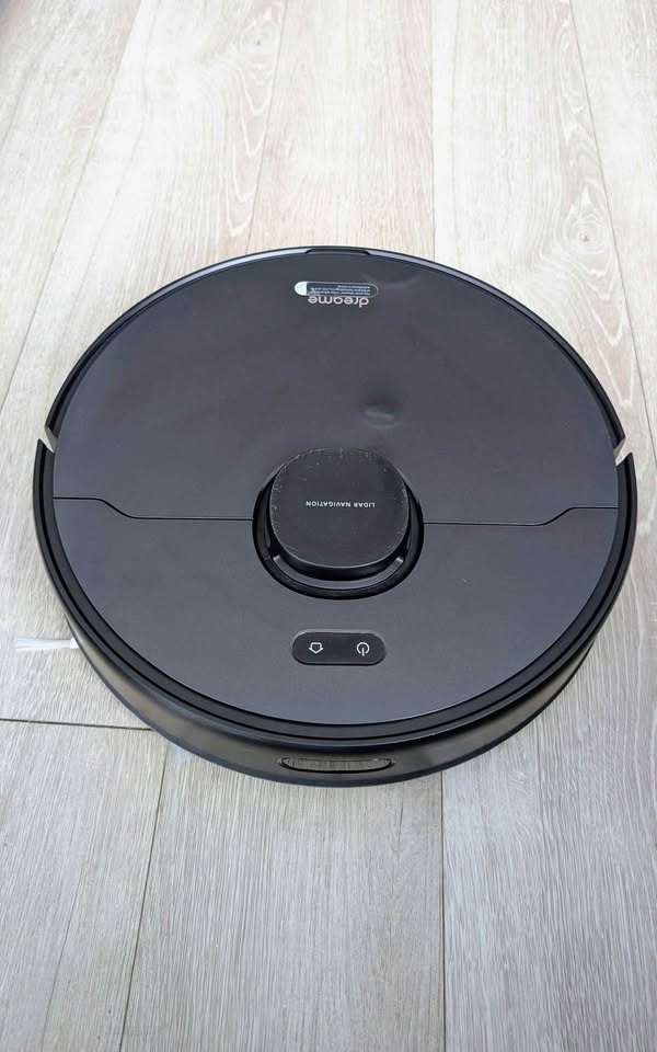 DreameBot D9 max robot vacuum cleaner
