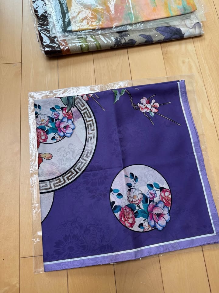 BRAND NEW Medium Purple Fashion Scarf - Floral Pattern - photo 2