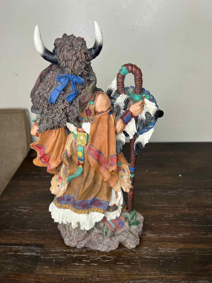 Native American Indian Chief Statue - photo 3