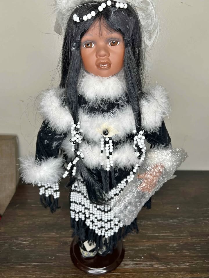 Muñeca Tradiciones Quick Fox Doll
