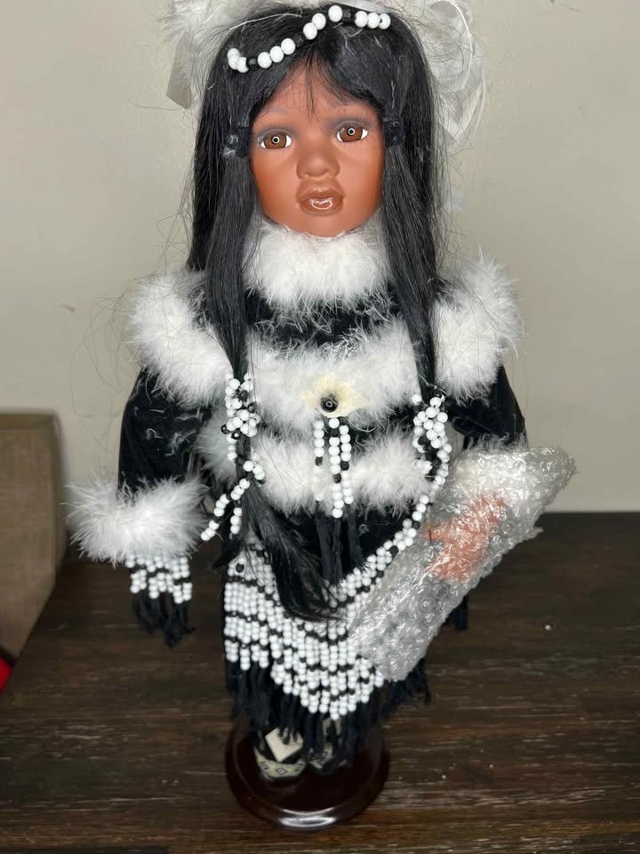 Muñeca Tradiciones Quick Fox Doll - photo 2