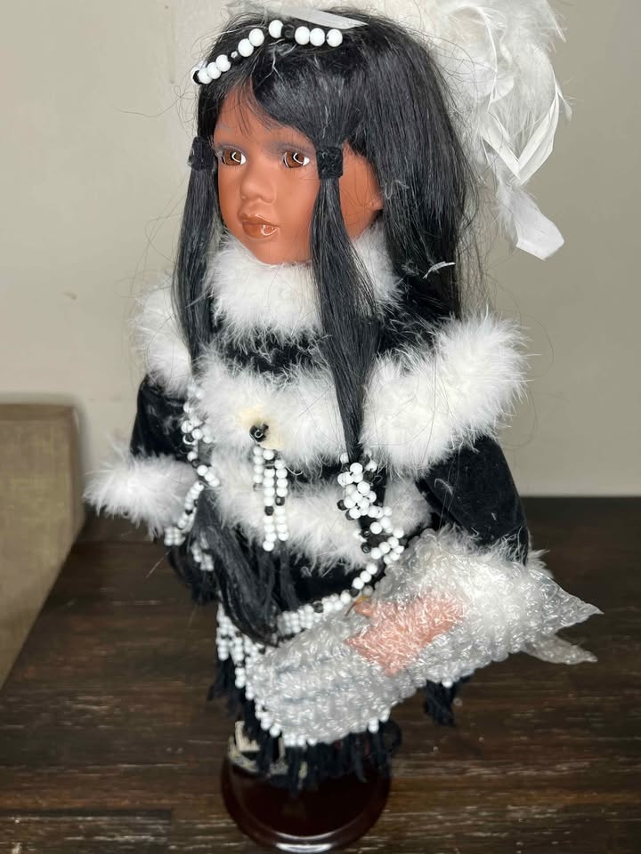 Muñeca Tradiciones Quick Fox Doll - photo 4