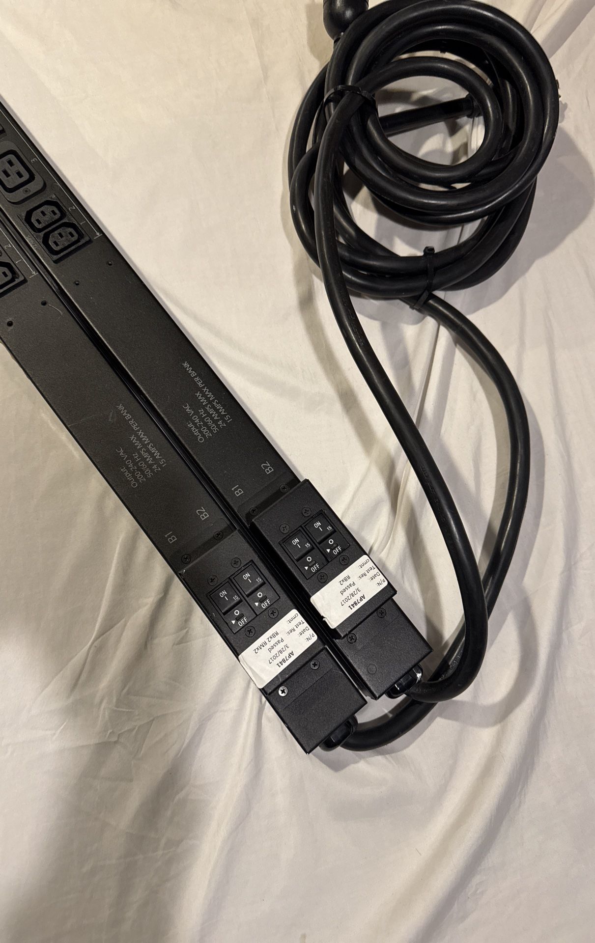 APC Metered Rack PDU Model AP7841 - photo 5