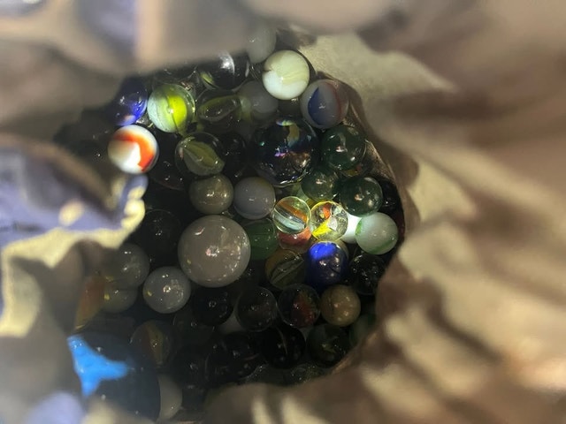 Bag of Vintage Glass Marbles – Mixed Colors & Size 🏆 - photo 2