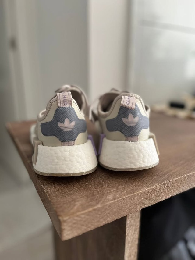 Adidas Women's NMD_R1 W Runners - Size 5 🏆 - photo 3