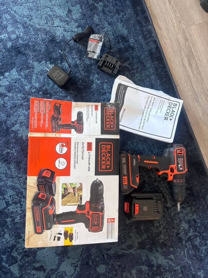 Black+Decker 20V Max Cordless Drill/Driver BDCDD120C-2 - photo 4