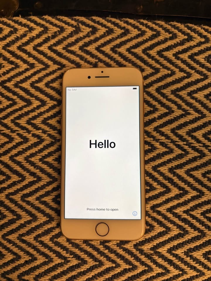 iPhone 8 - 64GB Rose Gold - photo 2