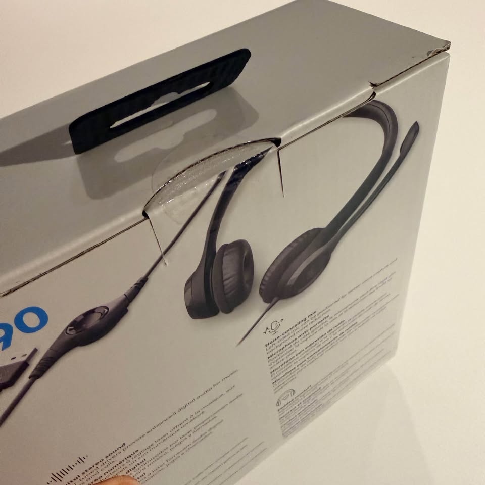 Logitech H390 USB Headset – NEW NEVER OPENED - photo 3