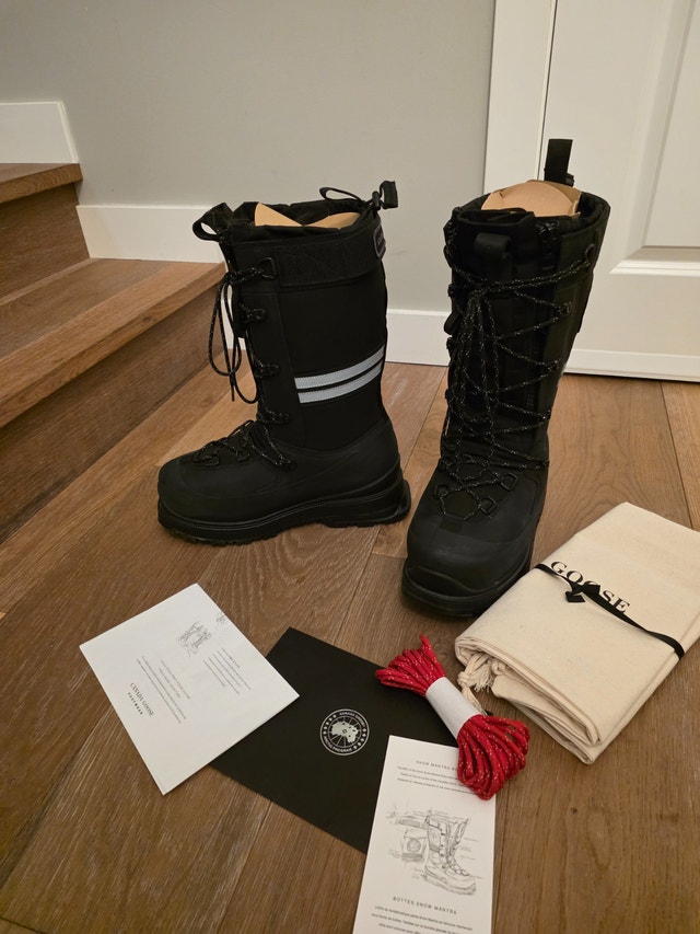 Brand new Men's Snow Mantra Boots Sz 9