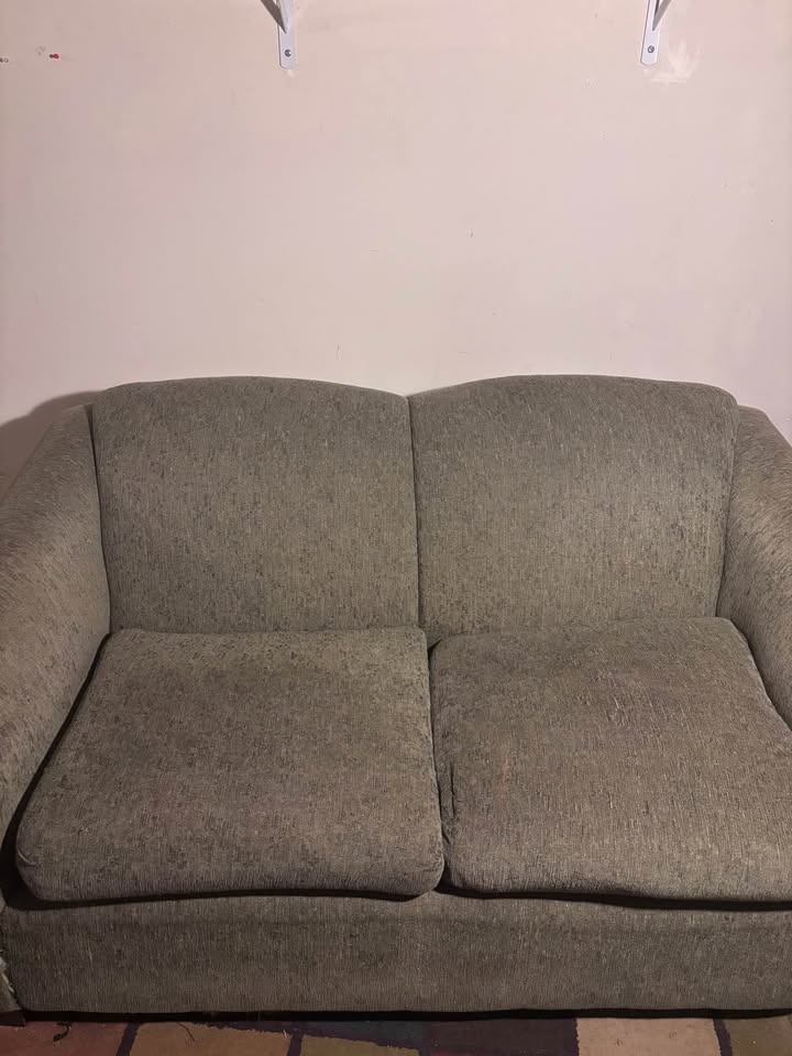 FREE- cozy green couch - photo 2