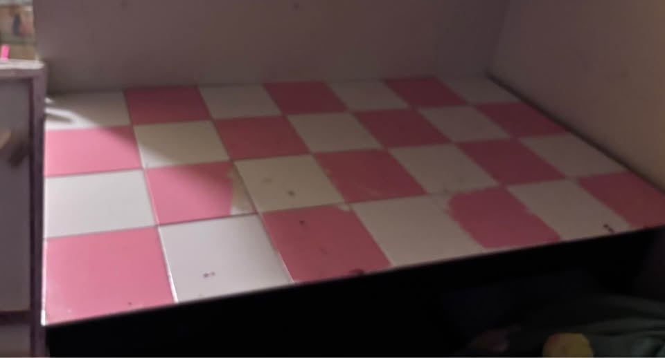 FREE custom checkered tile desk - photo 2