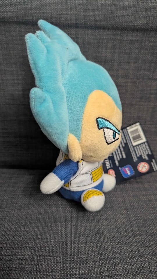Dragon Ball Vegeta Super Saiya Plush - photo 3