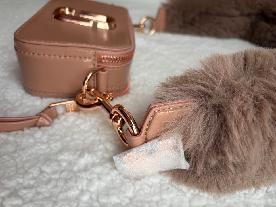 NWT Marc Jacobs Ltd Edition Pink/Rose with Fur Snapshot Camera B - photo 5