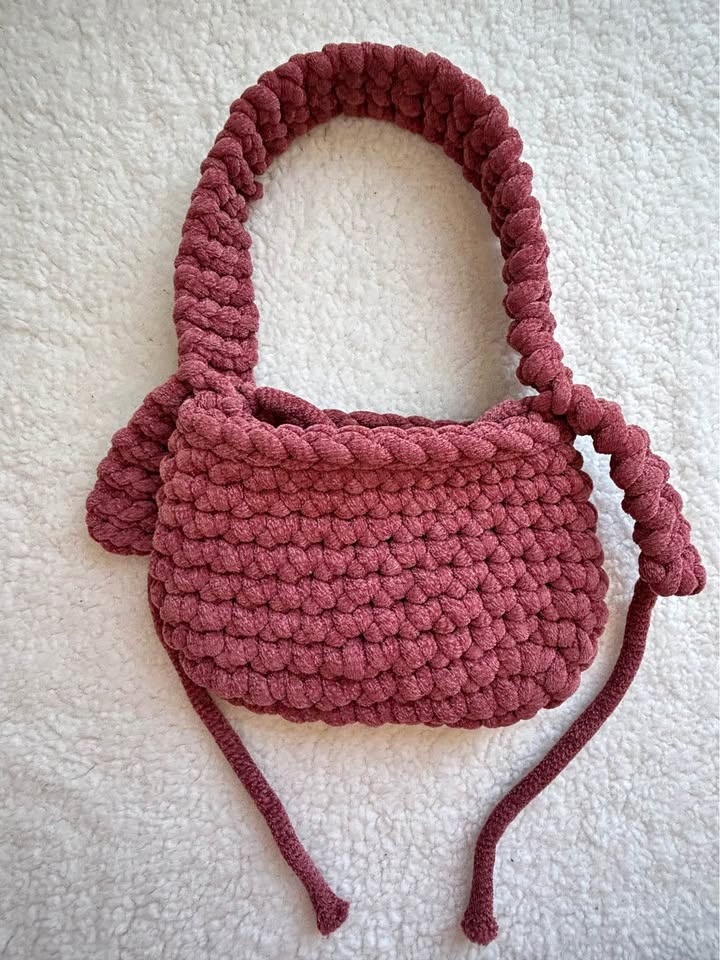 Loosends Handmade Crochet/Knit Pink Shoulder Bag