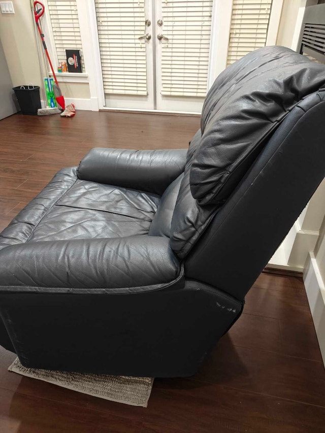 Dark blue leather recliner chair - photo 5