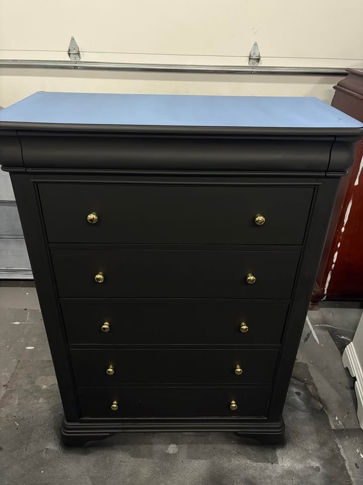Beautiful black storage chest with gold knobs - like new - photo 2