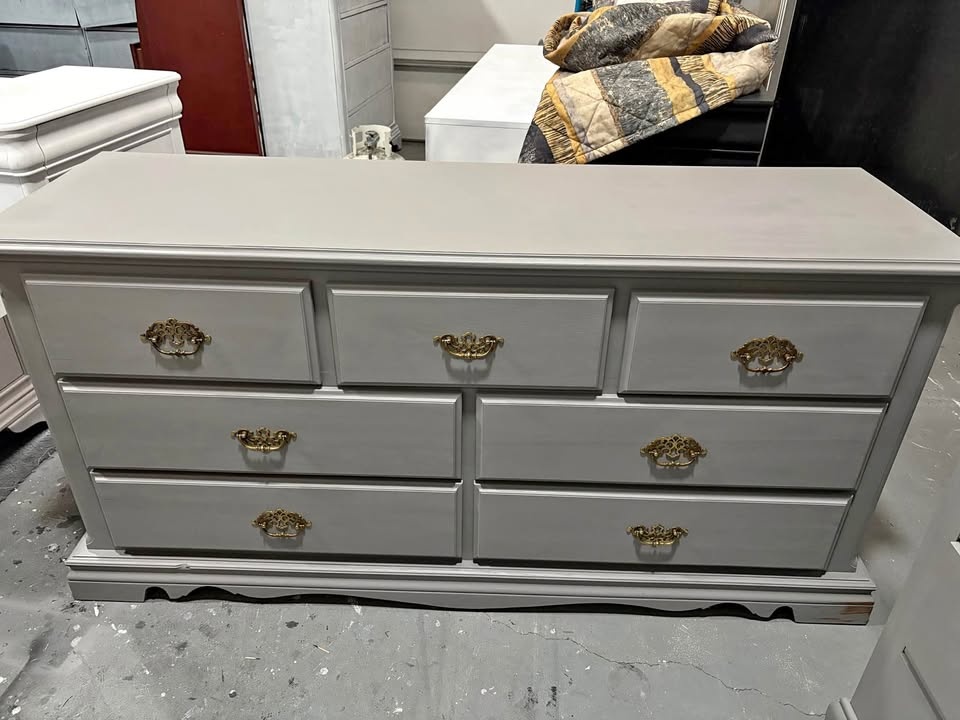 Beautiful gray storage dresser with gold handles – like new cond